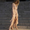 vestido joya largo cruzado pedreria nude 09