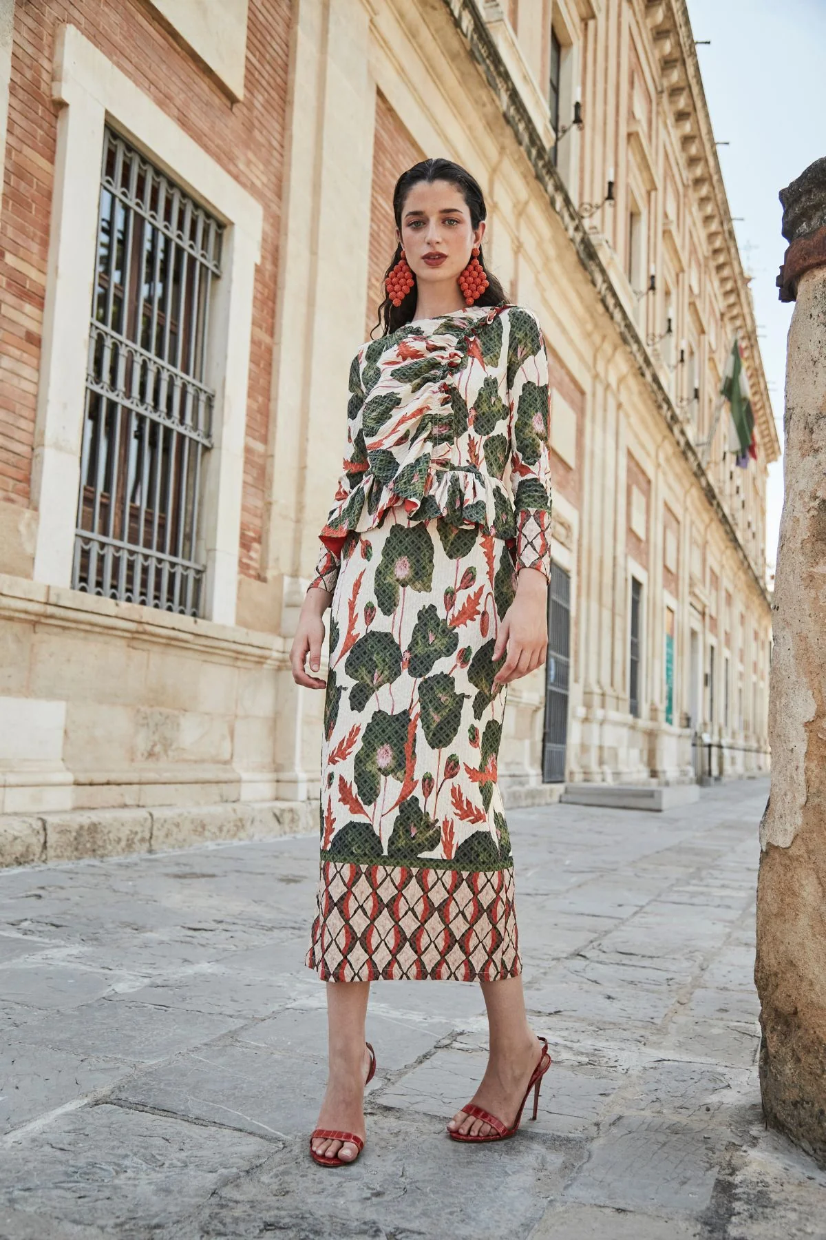 VESTIDO RECTO ESTAMPADO PLANTAS CON VOLANTE CENTRAL 4 VESTIDO RECTO ESTAMPADO PLANTAS CON VOLANTE CENTRAL - Imagen 3