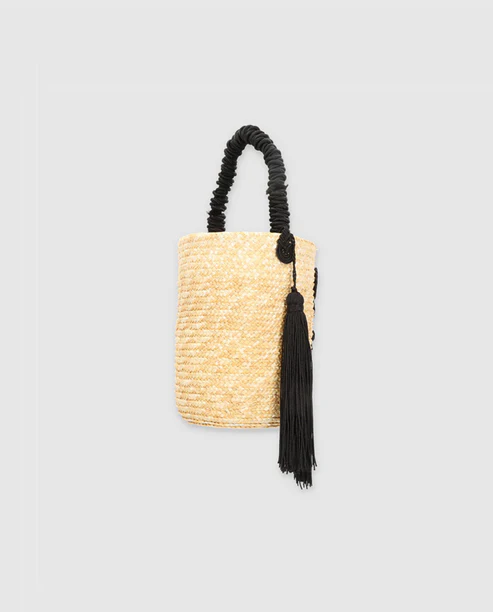 BOLSO CESTO EN PAJA DE TRIGO CON ALAMARES Y POMPONES EN FORMA DE LIBÉLULA 5 BOLSO CESTO EN PAJA DE TRIGO CON ALAMARES Y POMPONES EN FORMA DE LIBÉLULA - Imagen 4