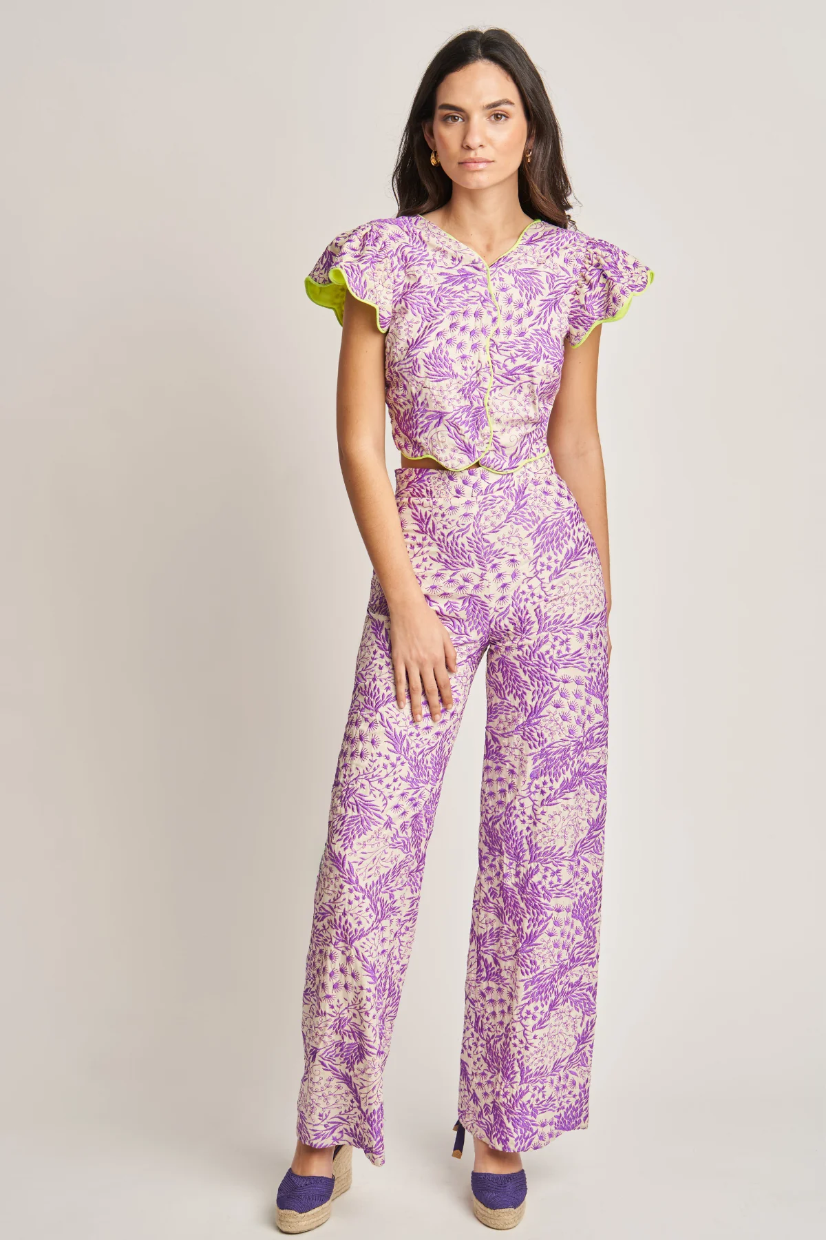 TOP BROCADO FLORAL LILA CON VIVOS FLUOR 2 TOP BROCADO FLORAL LILA CON VIVOS FLUOR