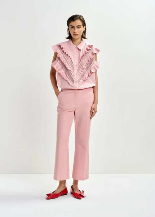 CAMISA SIN MANGAS CON VOLANTES EN PECHERA