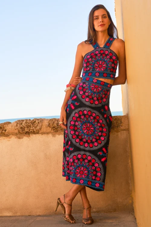 TOP BORDADO FLORAL FUCSIA