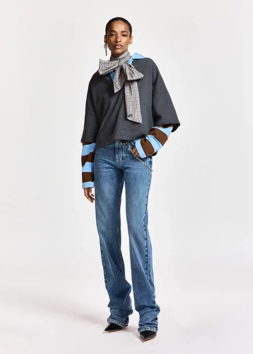 JEANS RECTOS CON BAJO FRUNCIDO Y CADENA DESMONTABLE