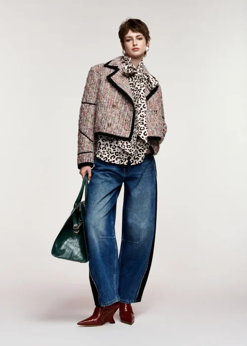 CHAQUETA CORTA ESTILO CHANEL CON RIBETEADO NEGRO