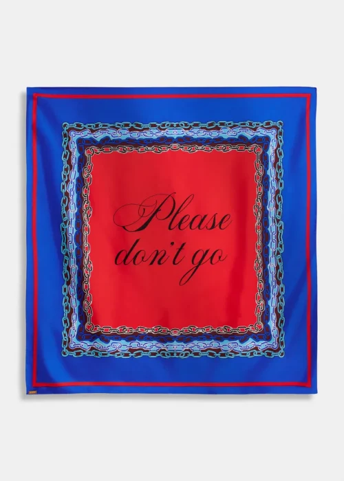 PAÑUELO DE SEDA CON TEXTO EN AZUL ROJO Y NEGRO