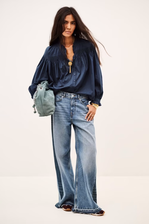 BLUSA ESTILO ROMÁNTICO CON BORDADO TIPO NIDO DE ABEJA