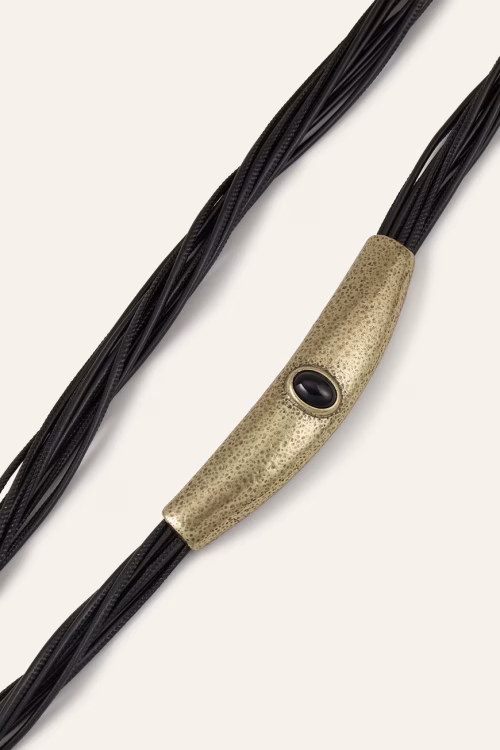 CINTURÓN TIRAS PIEL CON HEBILLA EFECTO CUERNO DORADO